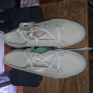DC off white mens shoes new with tags